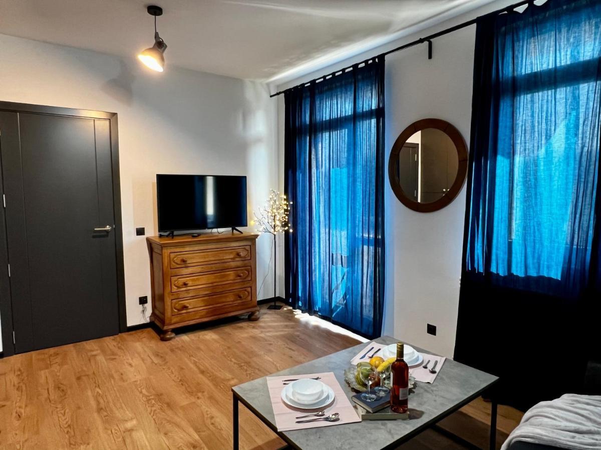 Appartement Art Near Paradise Mall & Metro Station *