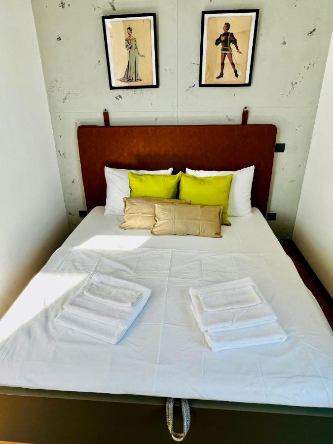 Appartement Art Near Paradise Mall & Metro Station *